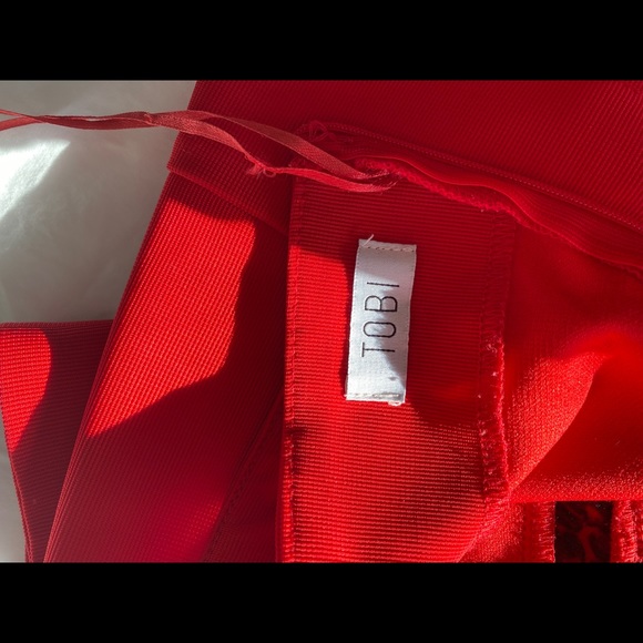Tobi Red Bandage Dress - Picture 5 of 12
